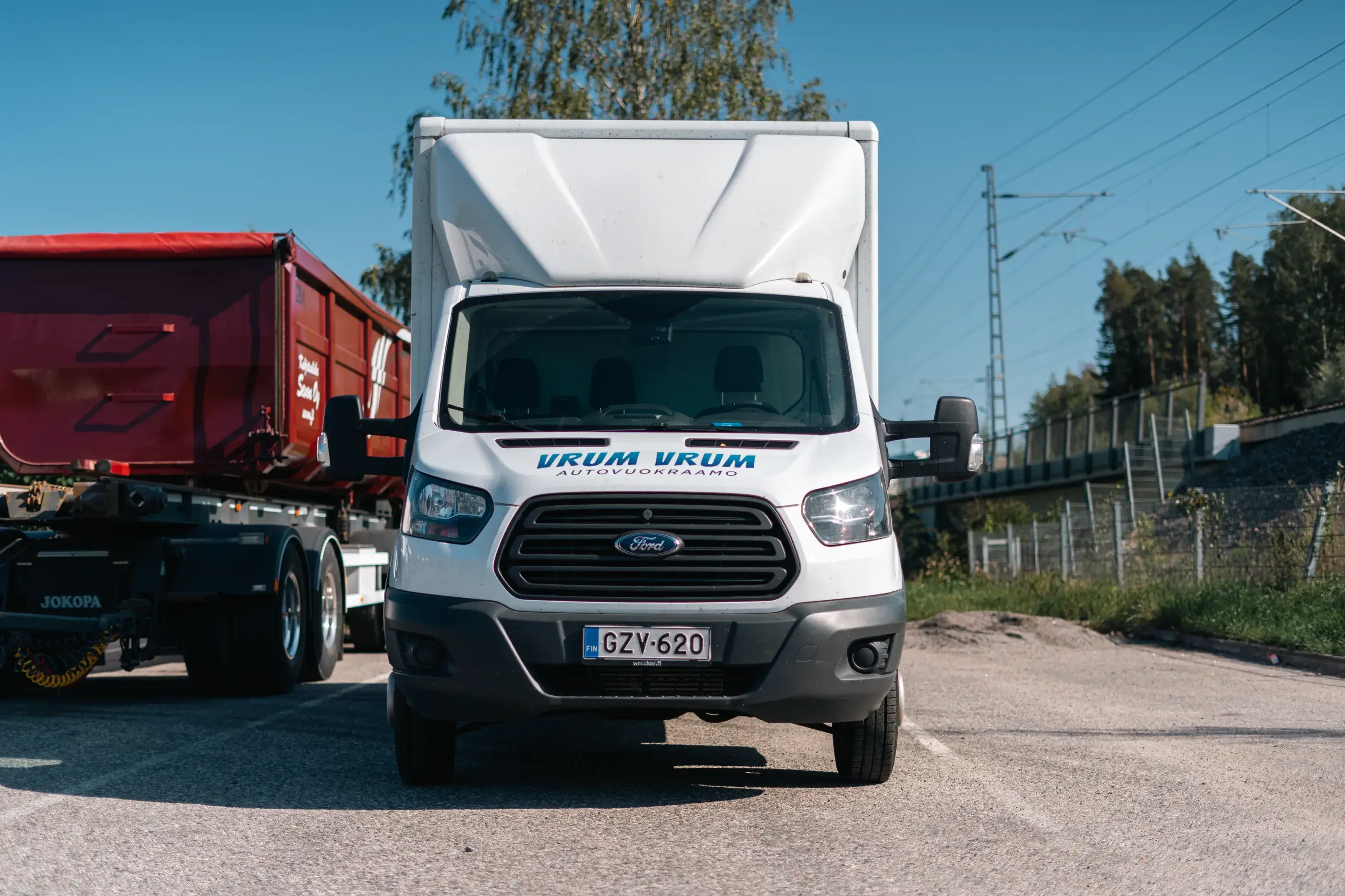 Ford Transit koppiauto edestä