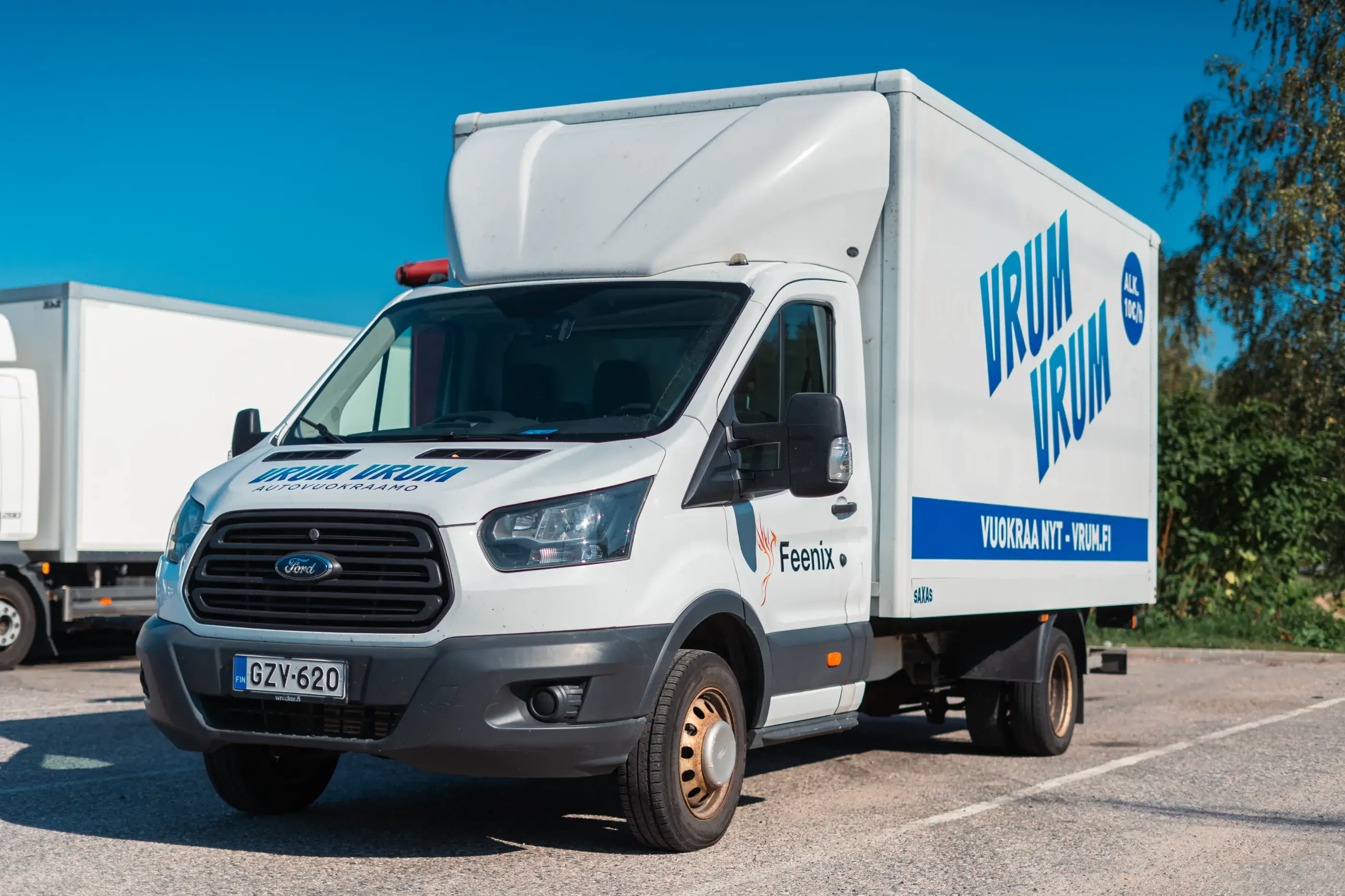 Ford Transit koppiauto sivusta